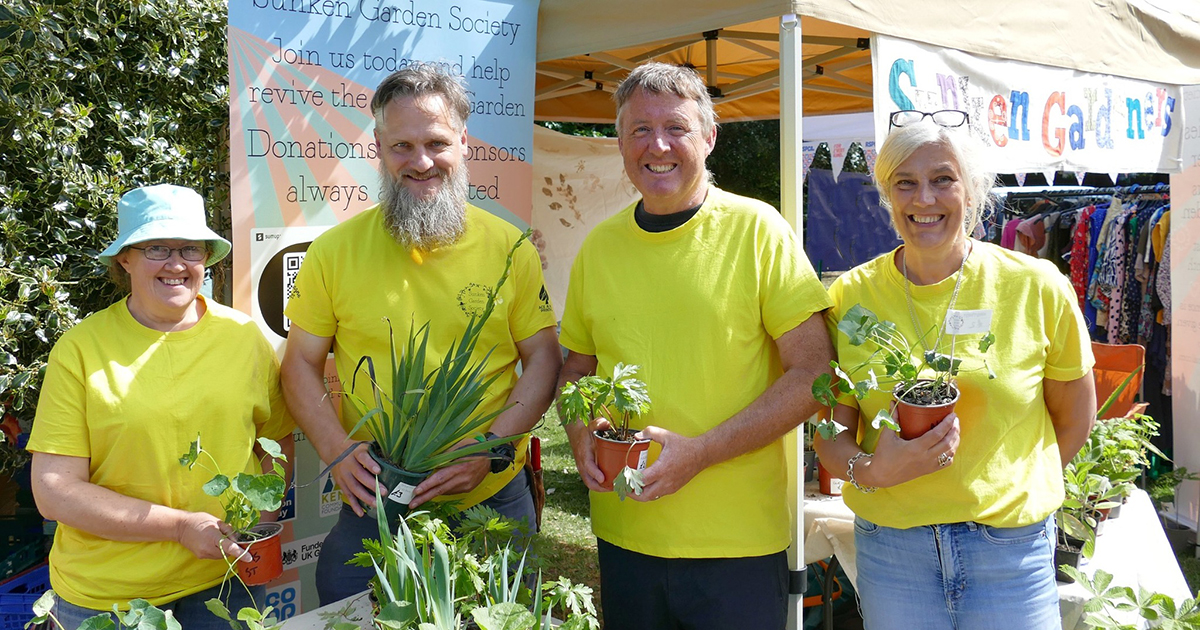 Sunken Gardeners at Ellington Park May Fayre photo by Frank Leppard